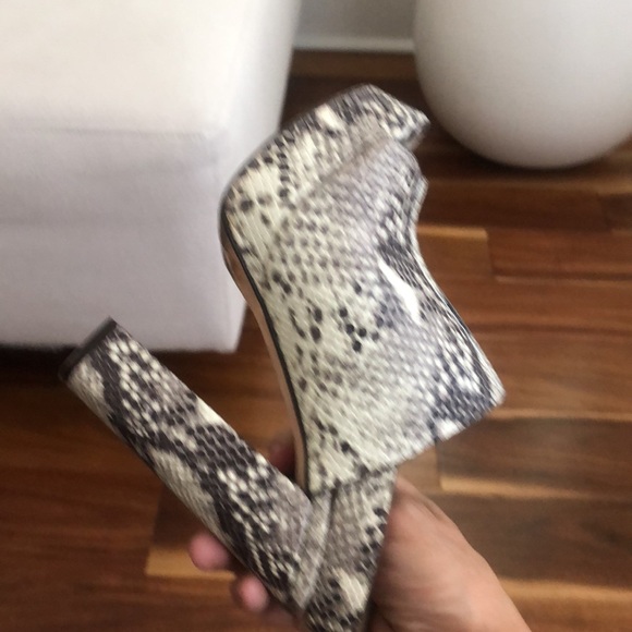 BCBGMAXAZRIA PYTHON DUNE LEATHER PLATFORM OPEN TOE SLING BACK SANDALS SIZE 5M - Picture 9 of 15